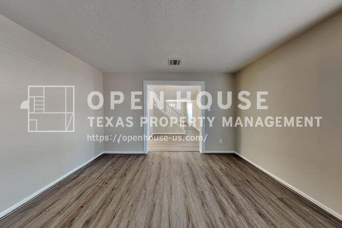 16923 Poplar Hill St - Photo 4 of 26