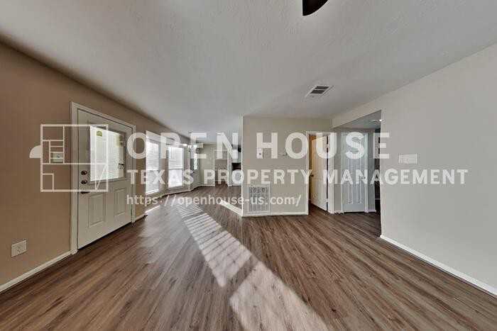 16923 Poplar Hill St - Photo 6 of 26