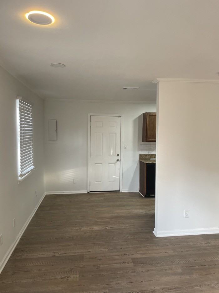 826 Martin St Se - Photo 2 of 8