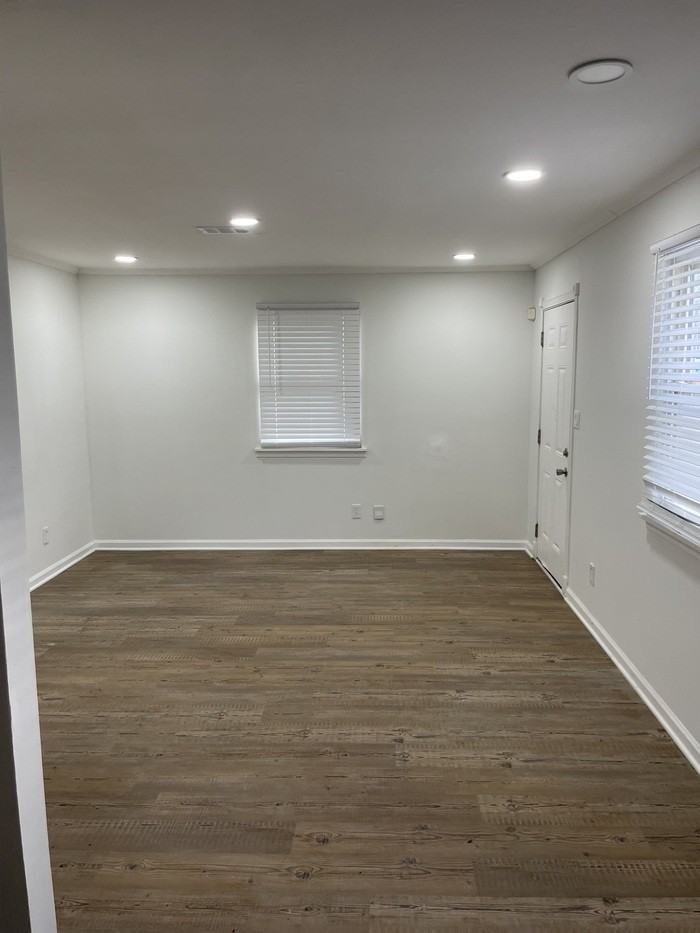 826 Martin St Se - Photo 7 of 8