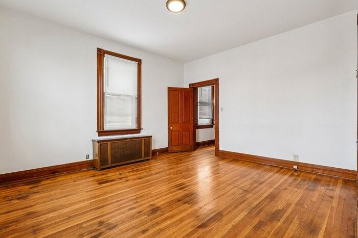 340 E 10th St #2 - Photo 6 of 18