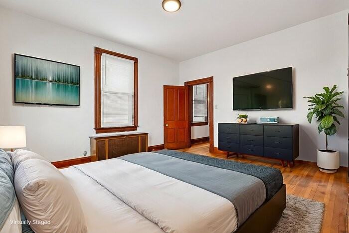 340 E 10th St #2 - Photo 7 of 18