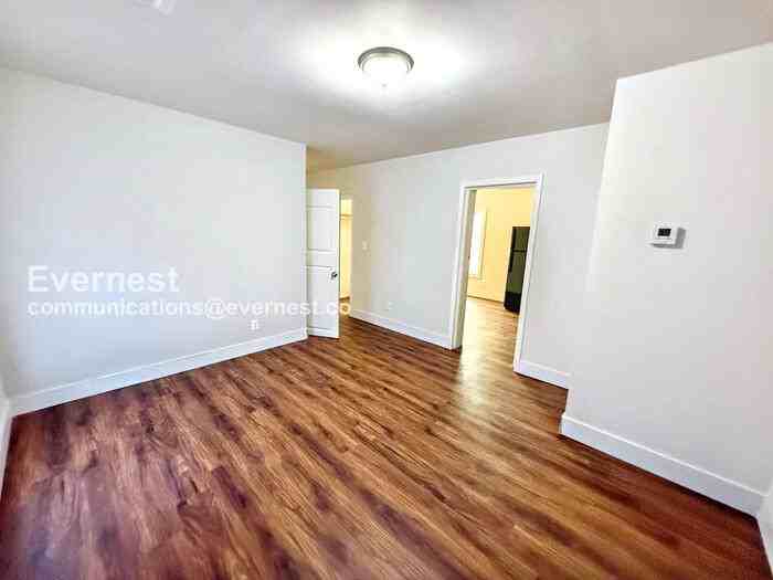 201 9th Ave W - Photo 4 of 18