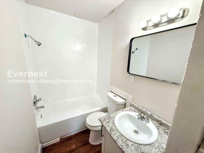 201 9th Ave W - Photo 7 of 18