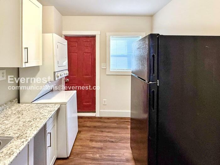 203 9th Ave W - Photo 3 of 15