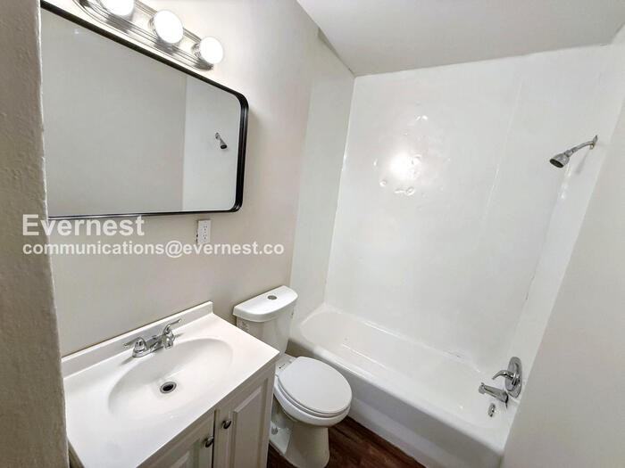 203 9th Ave W - Photo 6 of 15