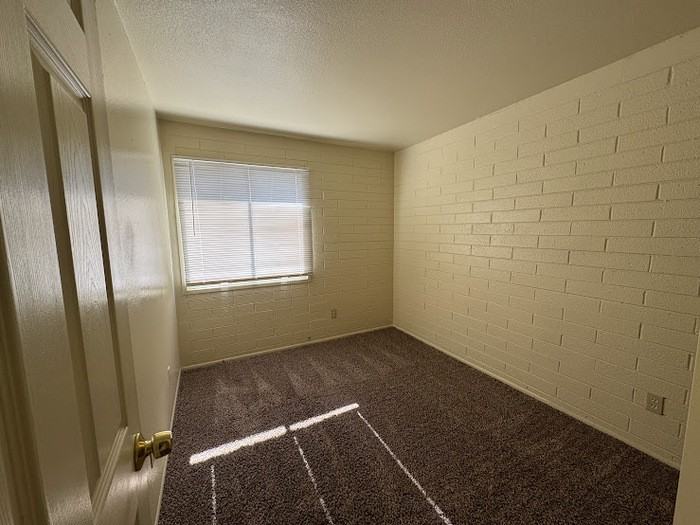 7127 W Coolidge St - Photo 4 of 17