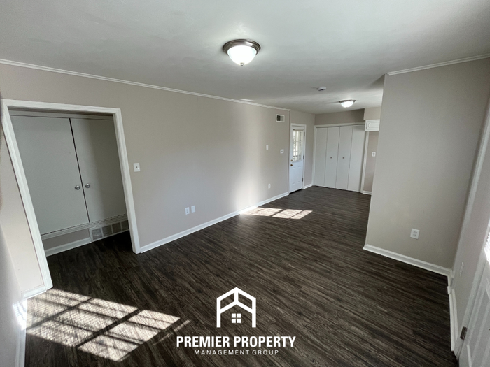 211 Burwood Dr - Photo 4 of 20