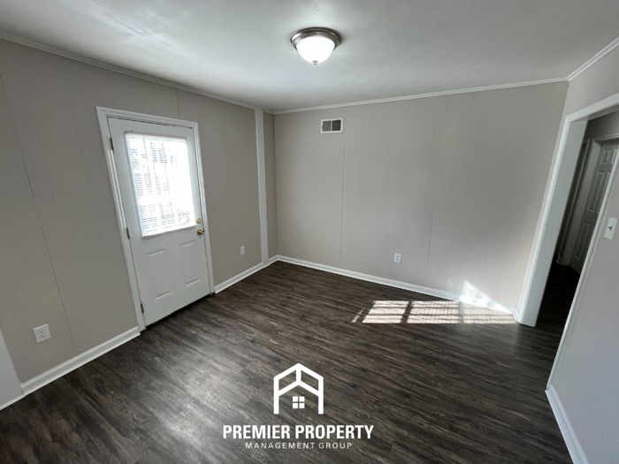 211 Burwood Dr - Photo 5 of 20