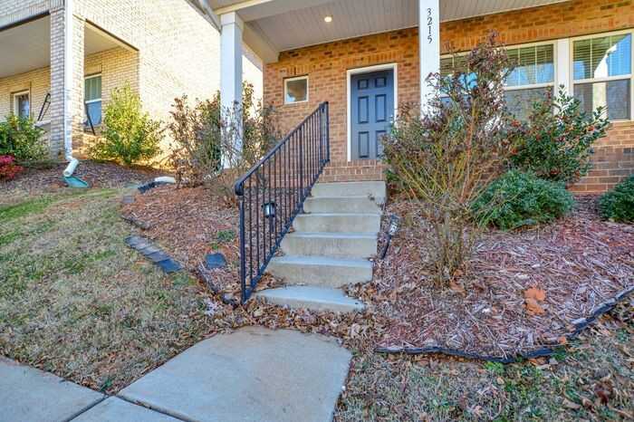 3215 Lisburn St - Photo 4 of 37