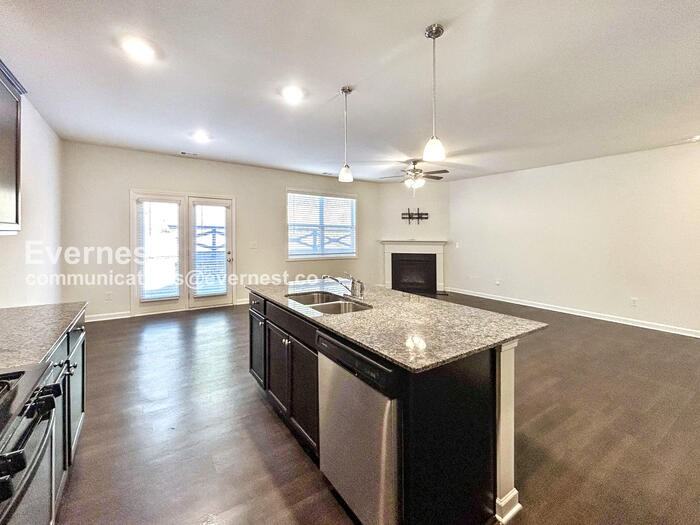 176 Woodhouse Cir - Photo 3 of 21