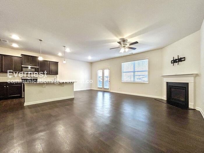 176 Woodhouse Cir - Photo 4 of 21