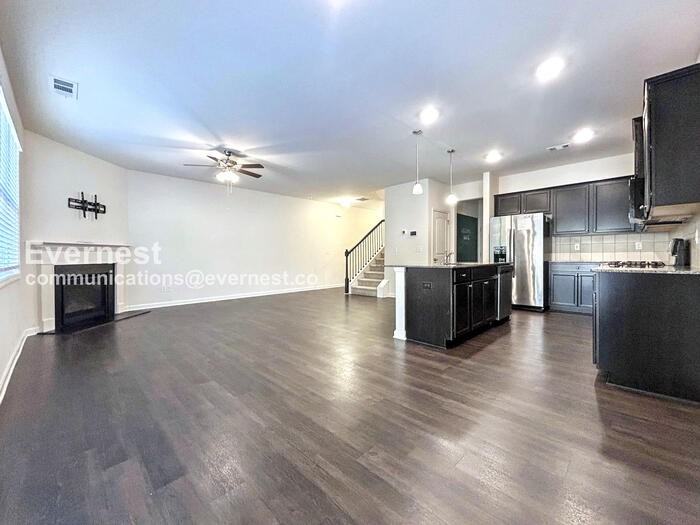 176 Woodhouse Cir - Photo 5 of 21