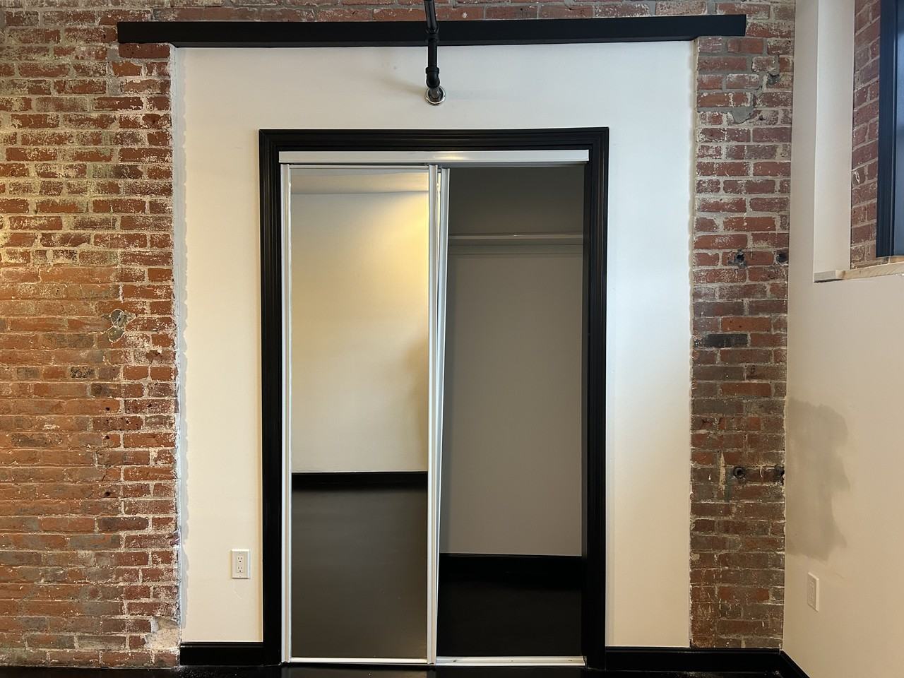 24 Beacon St #152D - Photo 6 of 8