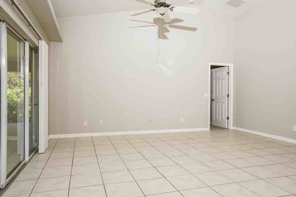 1537 Maile St - Photo 3 of 16