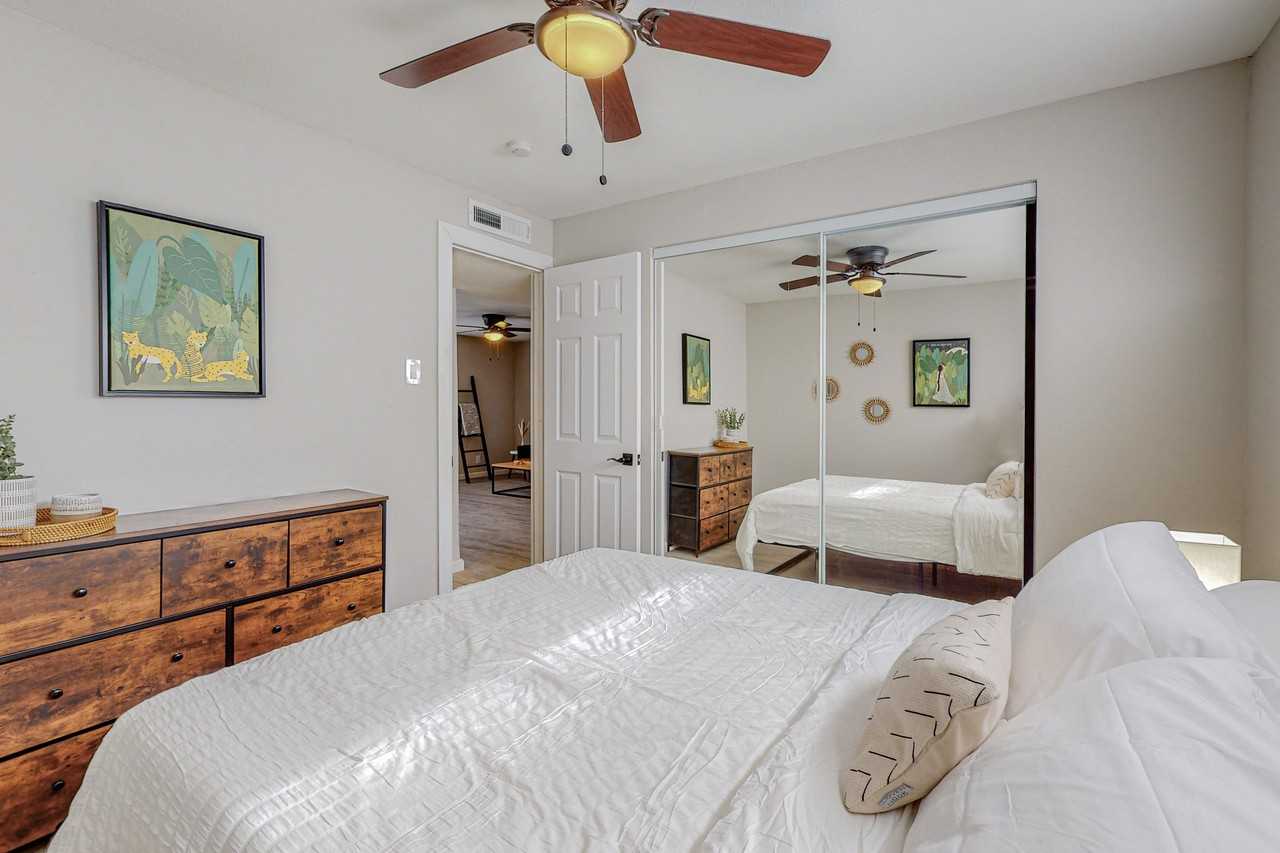 724 Truman St Ne #A - Photo 4 of 14