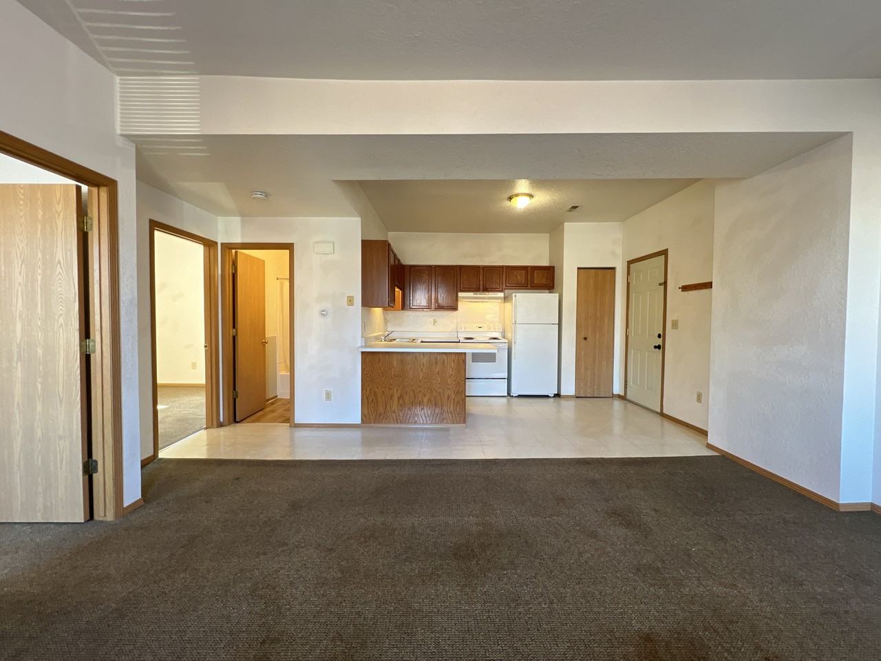 264 E 14th St #1-2 - Photo 4 of 5