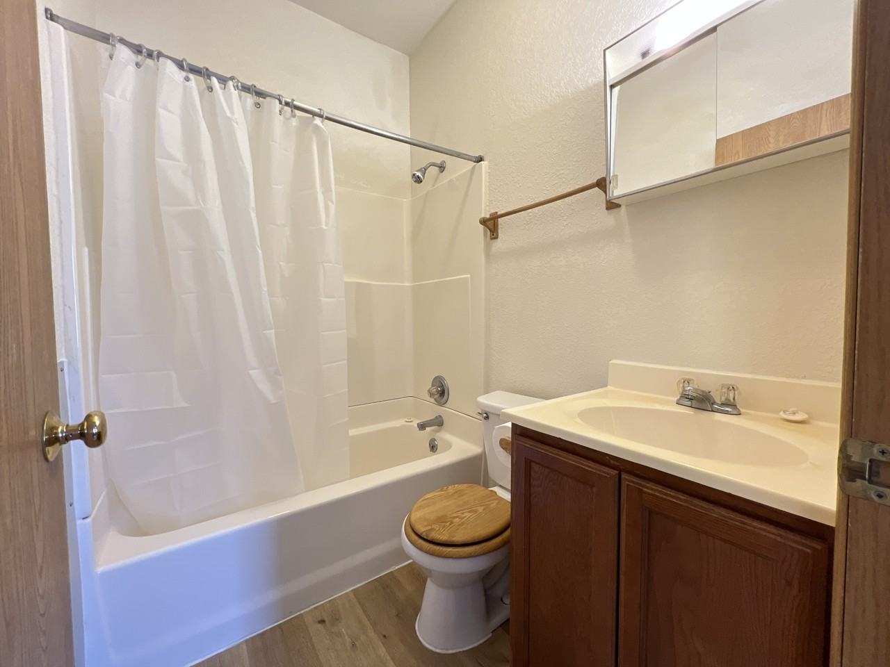 264 E 14th St #1-2 - Photo 5 of 5