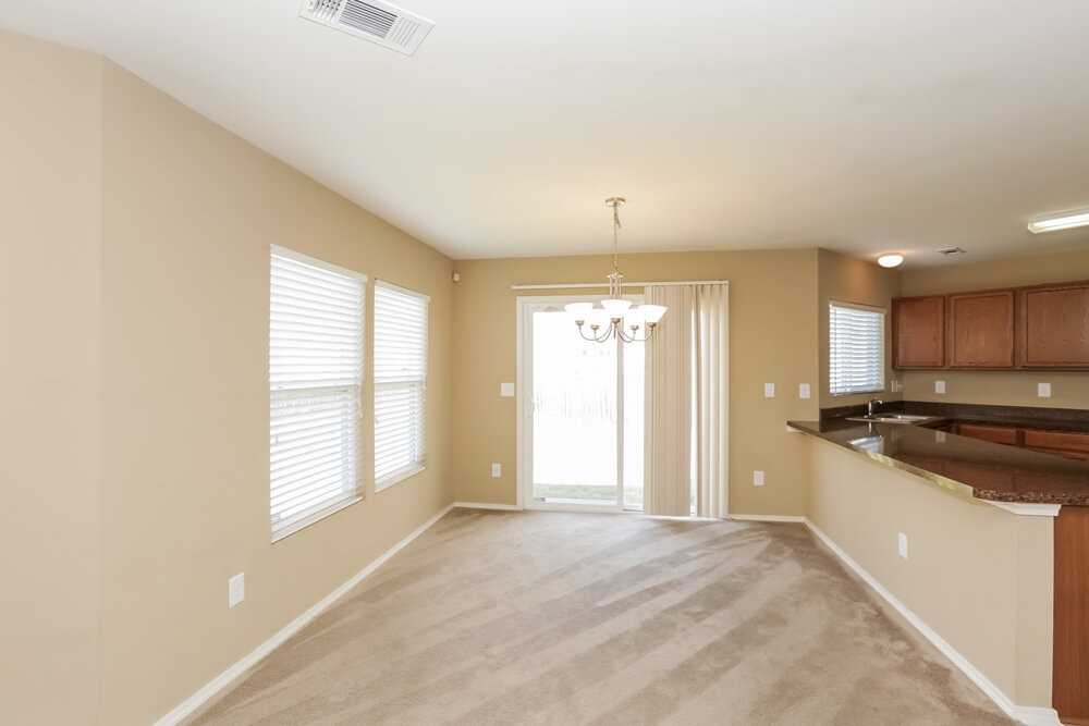 6329 Highland Commons Rd - Photo 5 of 21