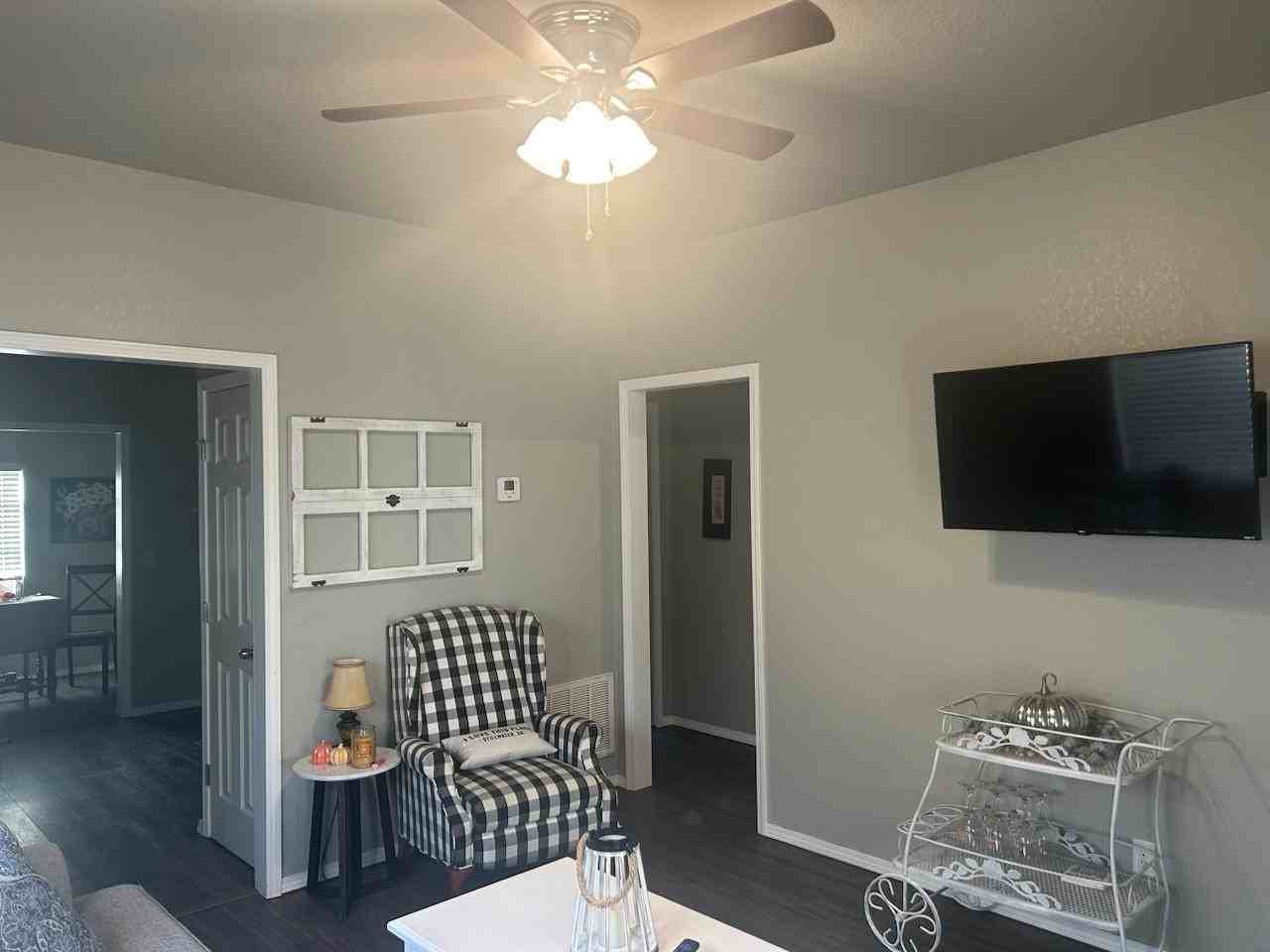 218 S Hartford St #1 - Photo 2 of 7