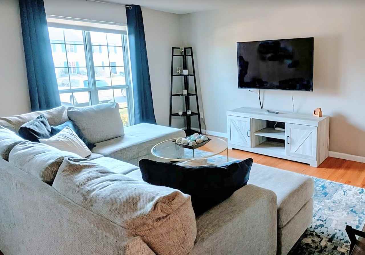 688 Paddle Wheel Ct W #688 - Photo 2 of 15