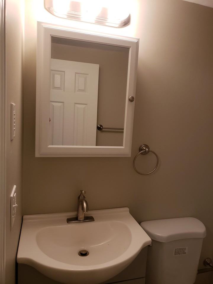 84 84 East Grove StreetApt B #84B - Photo 7 of 18