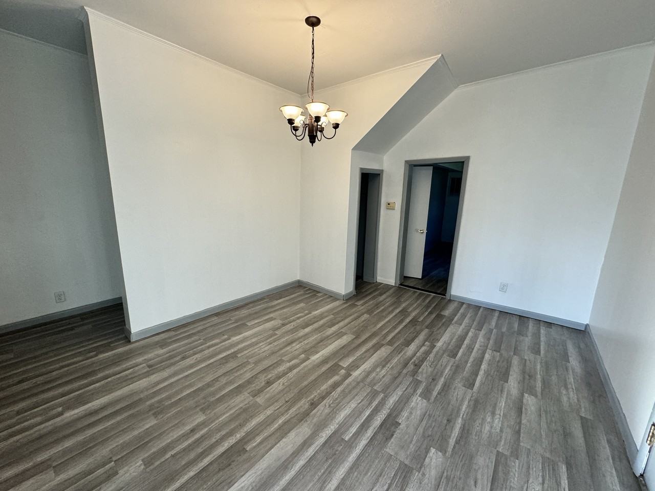 821 S Market St #1 - Photo 4 of 11