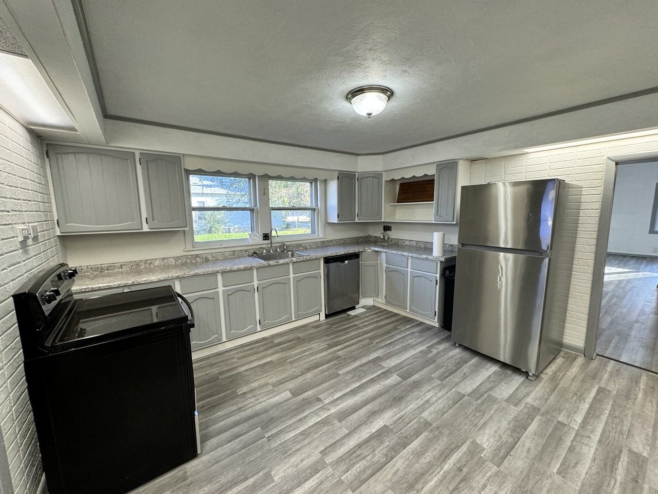 821 S Market St #1 - Photo 6 of 11