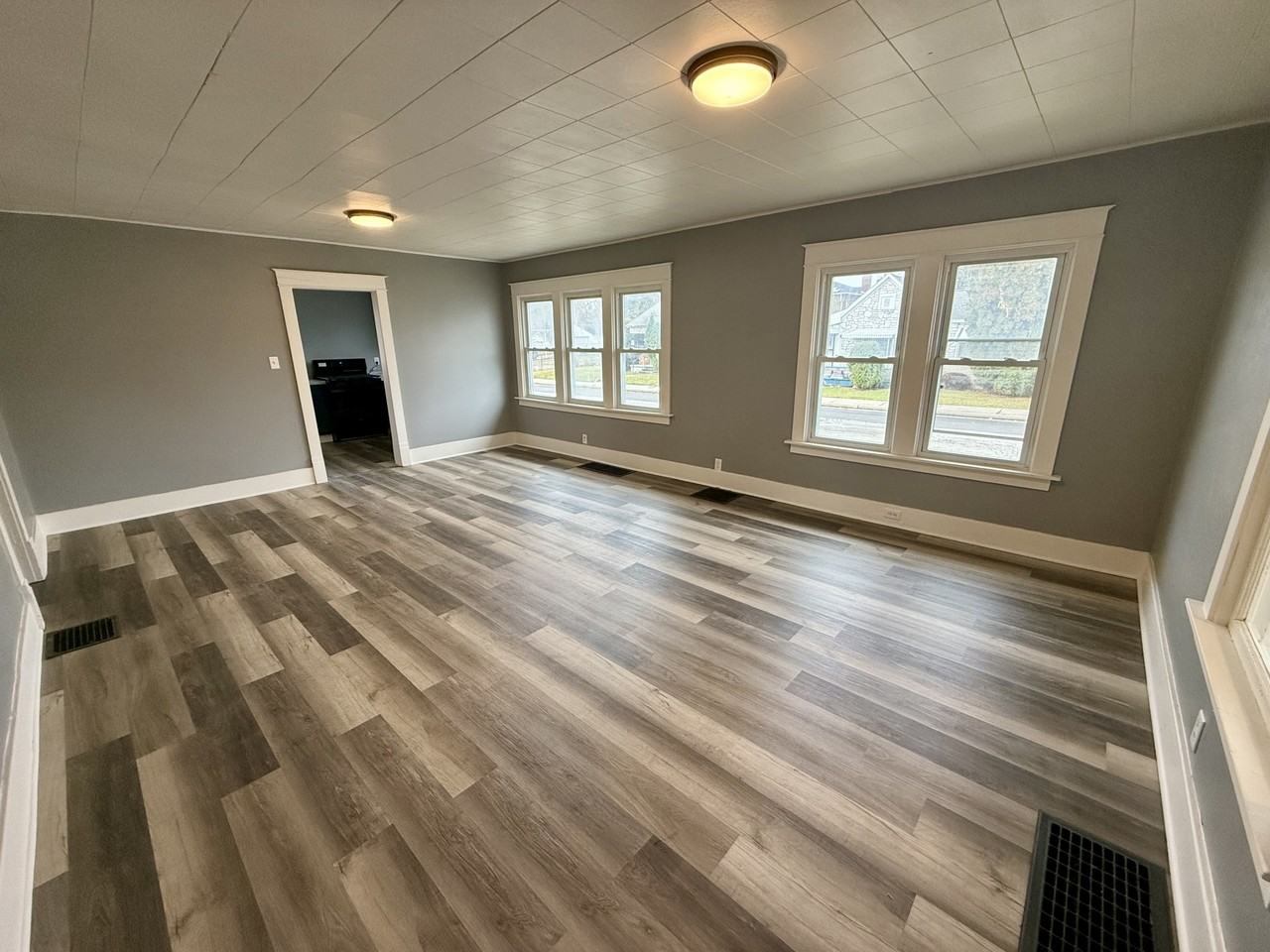 701 E Broadway St #1 - Photo 4 of 9