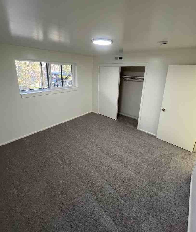 256 E Helm Ave - Photo 3 of 6