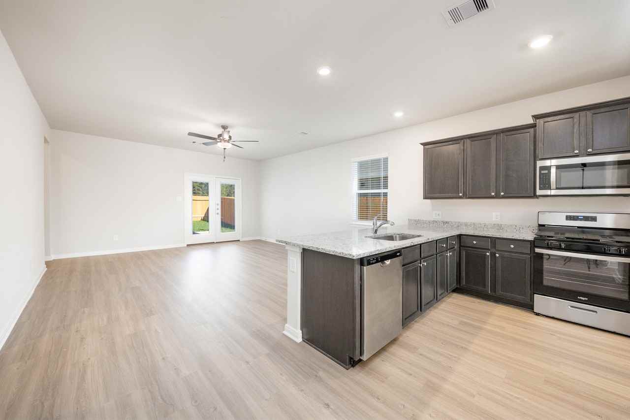 15450 Maple Terrace Dr - Photo 2 of 16