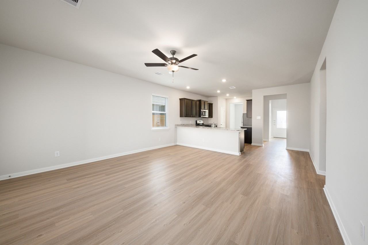 15450 Maple Terrace Dr - Photo 4 of 16