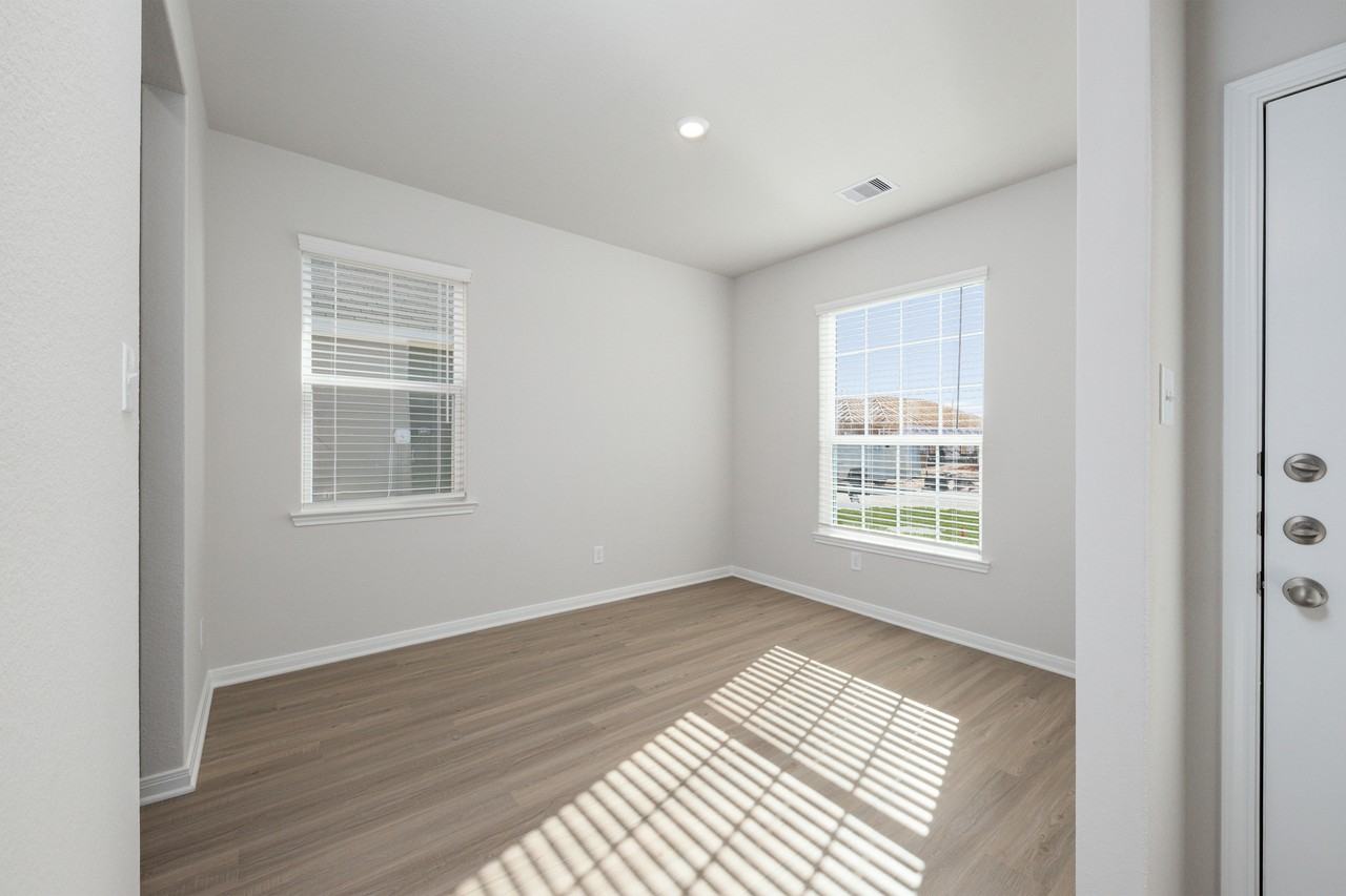 15450 Maple Terrace Dr - Photo 7 of 16