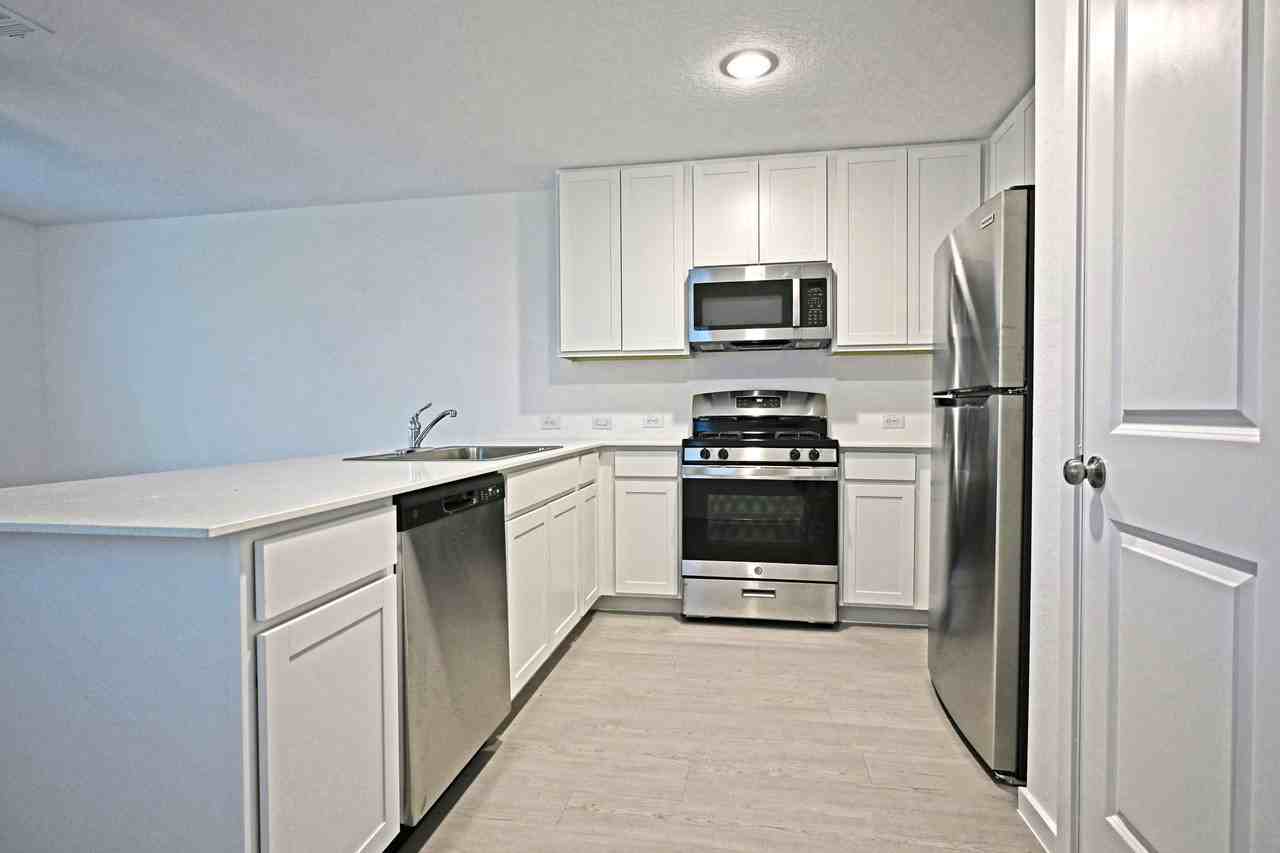 12105 Floral Blossom #1 - Photo 3 of 38