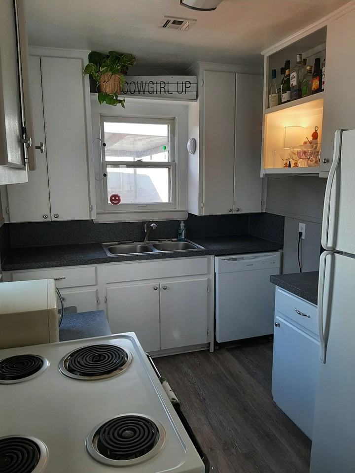 512 S Stanley St #1 - Photo 6 of 7