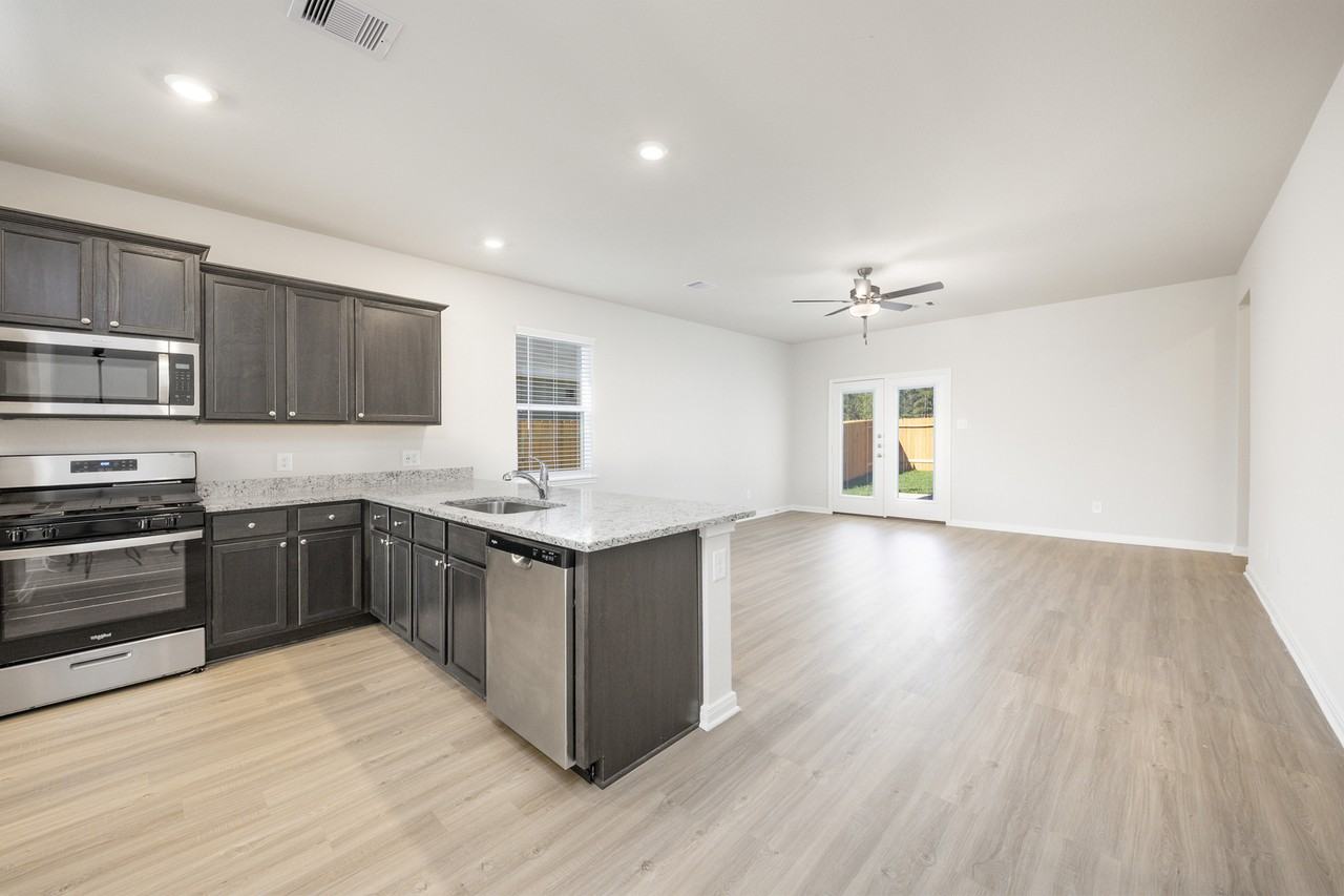 15631 Plum Brook Dr - Photo 2 of 16