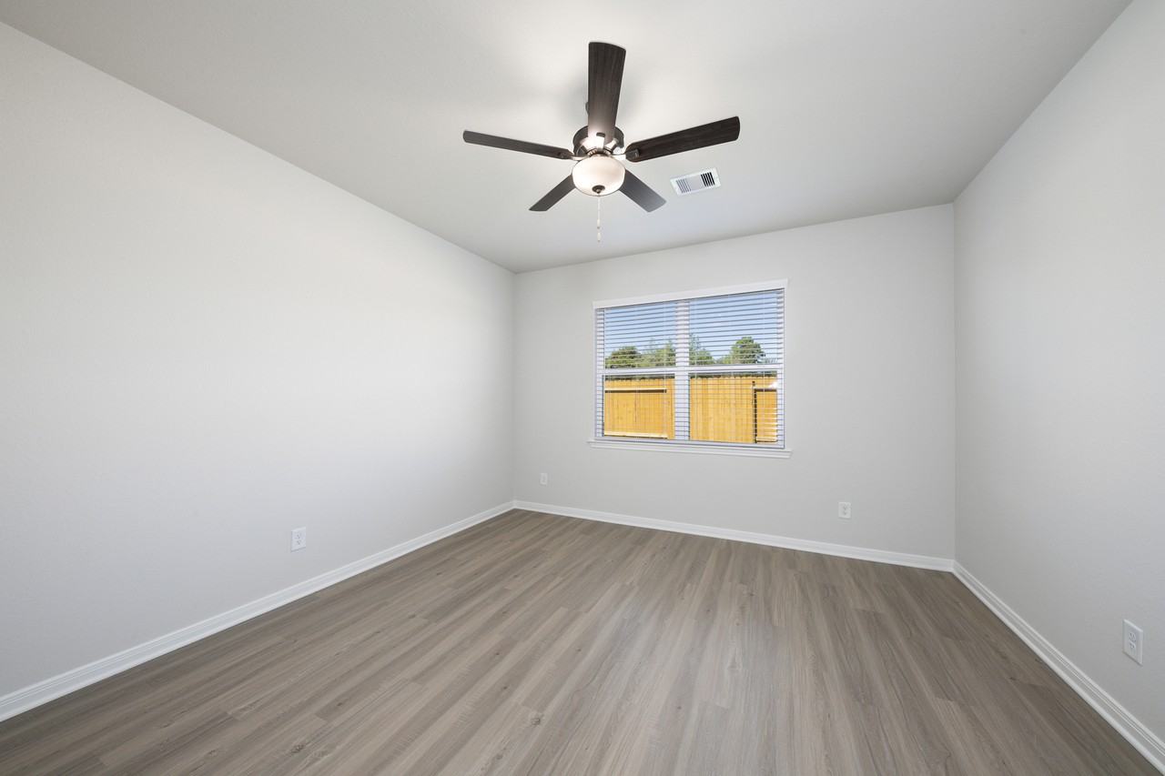 15631 Plum Brook Dr - Photo 6 of 16