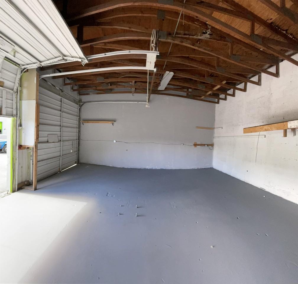 821 NW 45th St - Q&R #QR - Photo 3 of 24