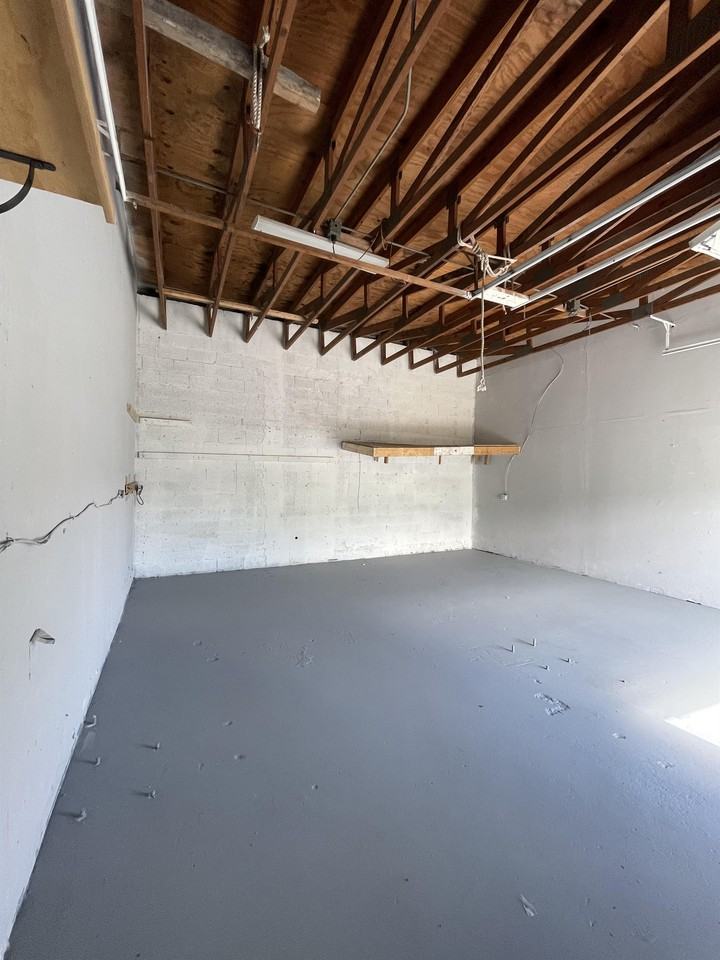 821 NW 45th St - Q&R #QR - Photo 7 of 24