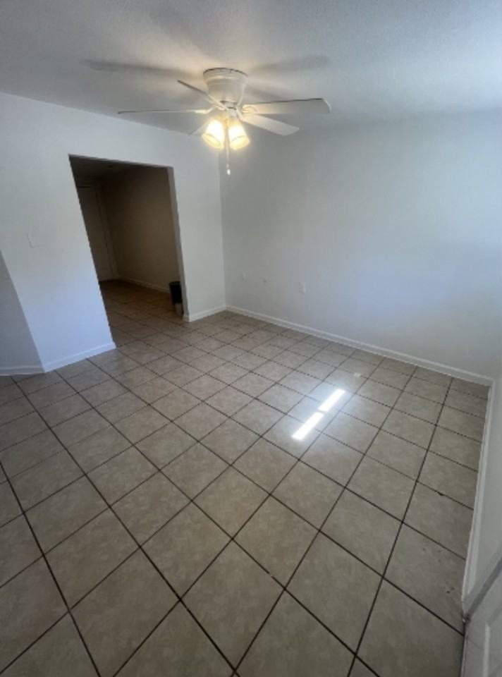 Hackberry Duplxes - 1009-B #1009B - Photo 4 of 14