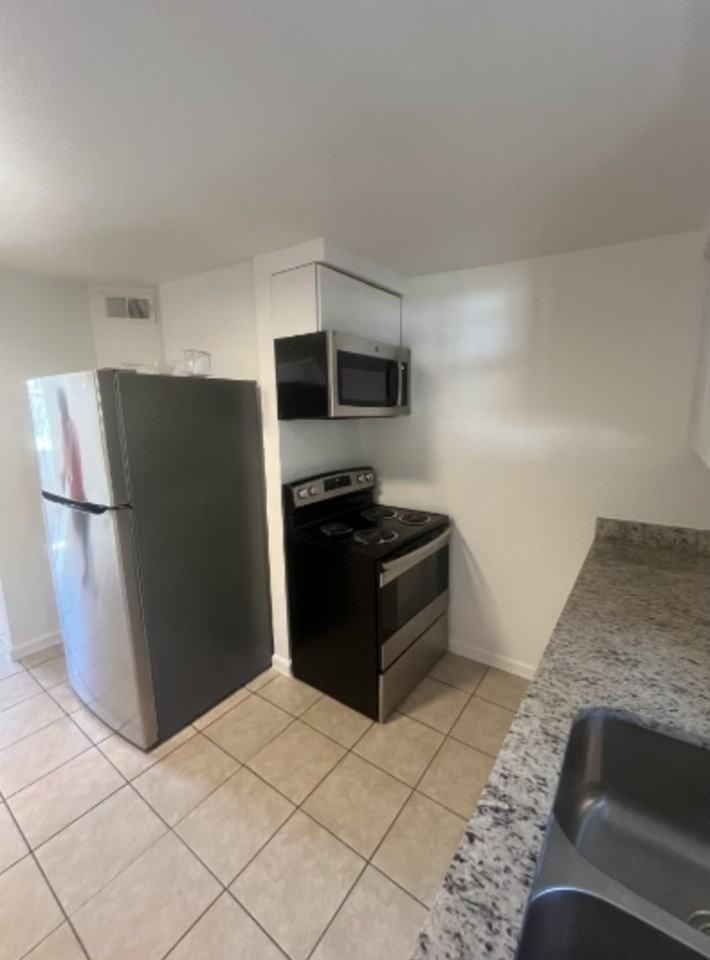 Hackberry Duplxes - 1009-B #1009B - Photo 7 of 14