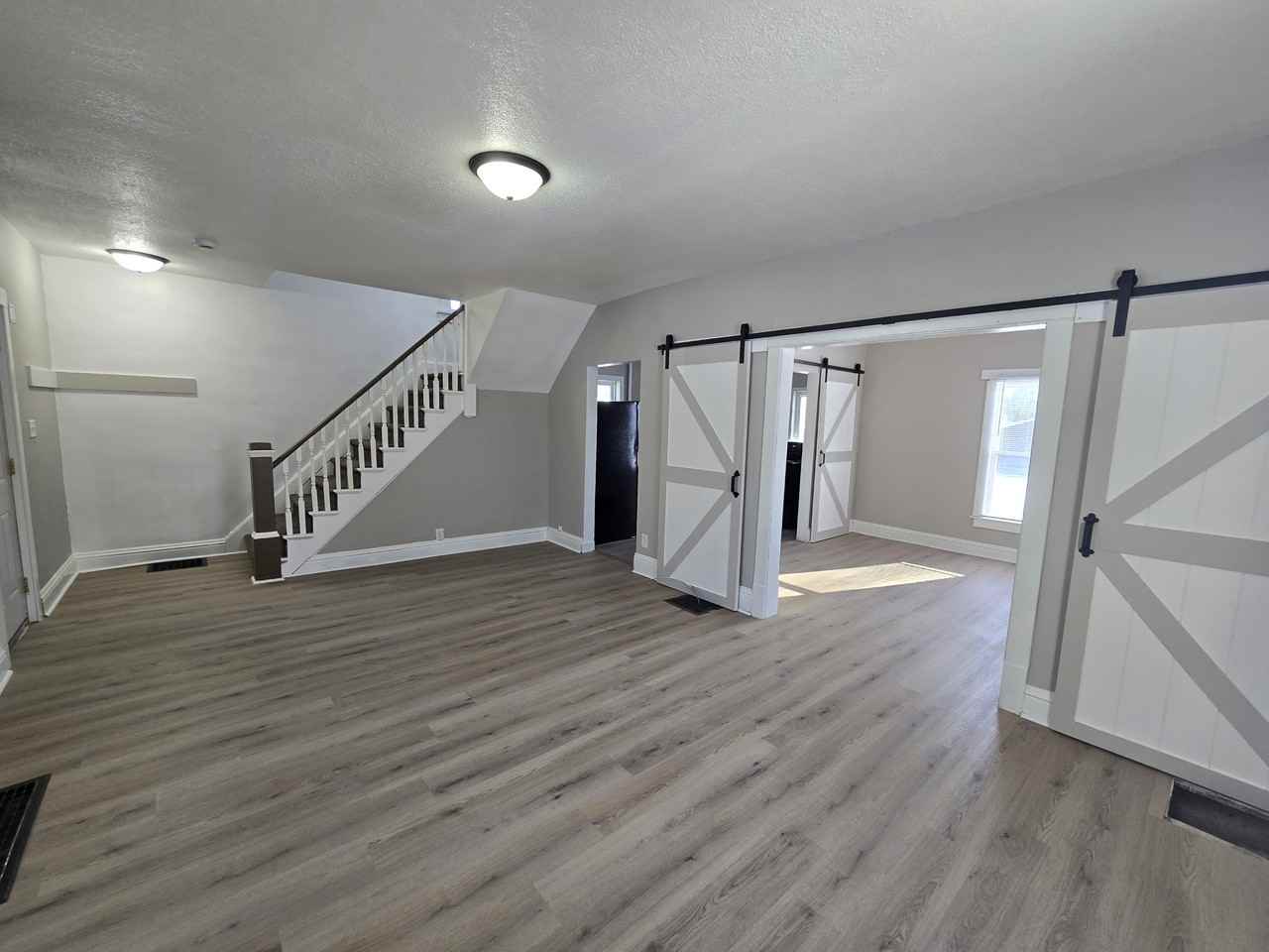 827 Dawson St #1 - Photo 6 of 28