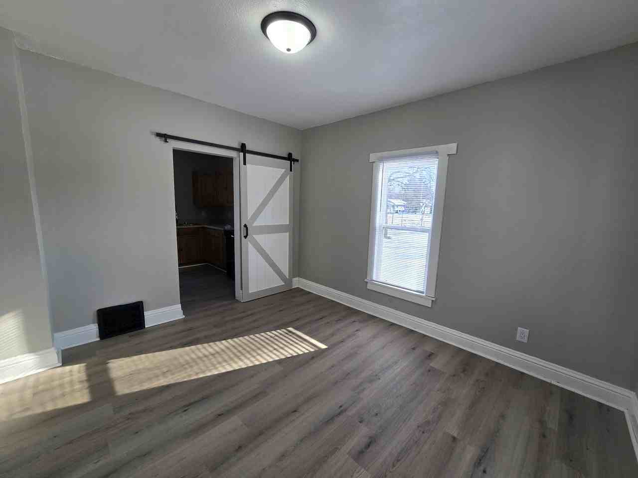 827 Dawson St #1 - Photo 7 of 28