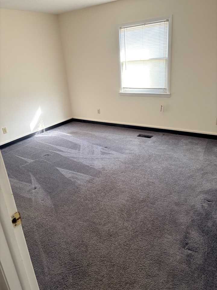 486 Greenville Hwy #B2 - Photo 3 of 5