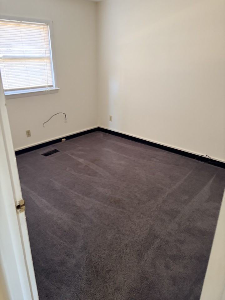 486 Greenville Hwy #B2 - Photo 4 of 5