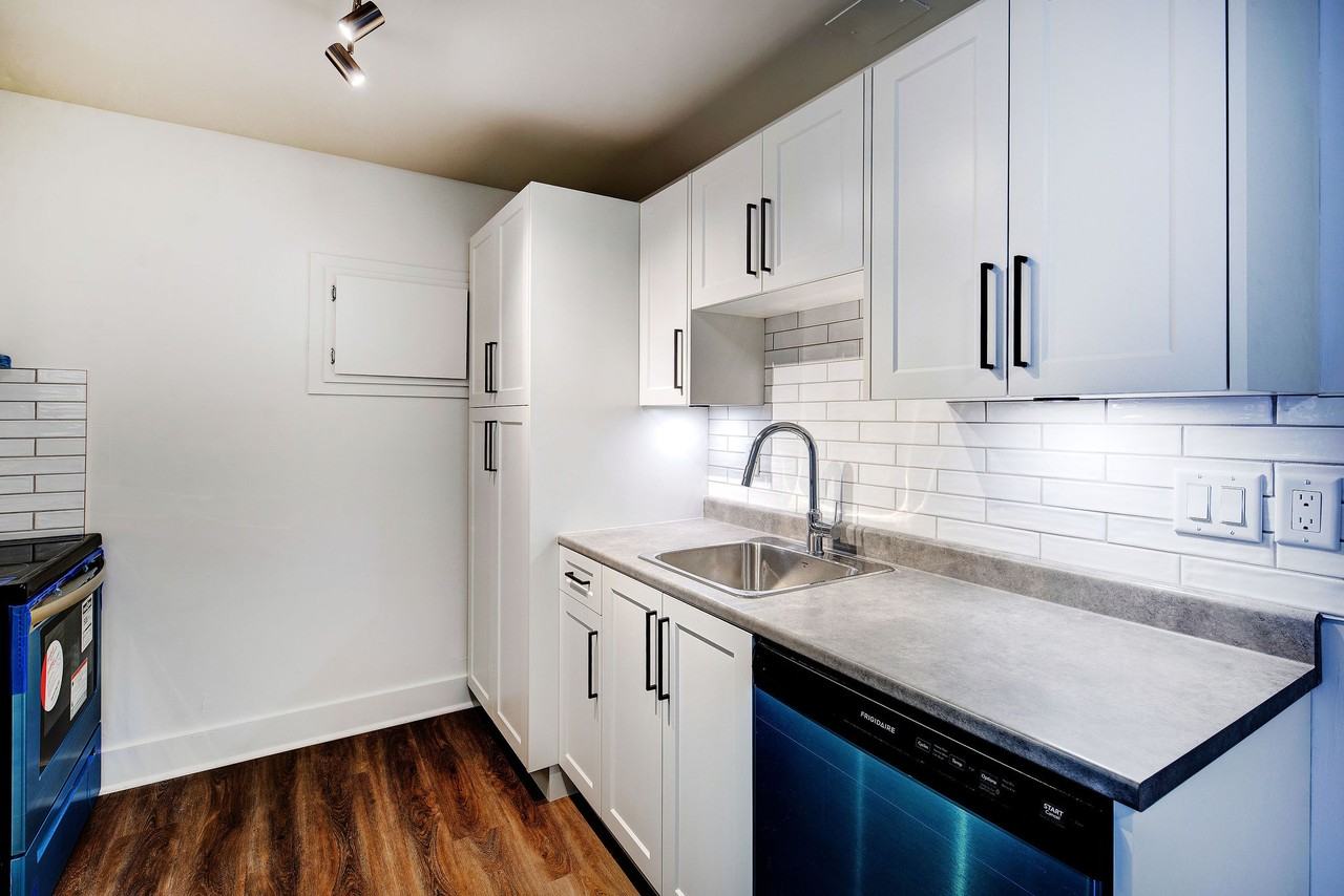 Quadra Village Apartments - Photo 4 of 13