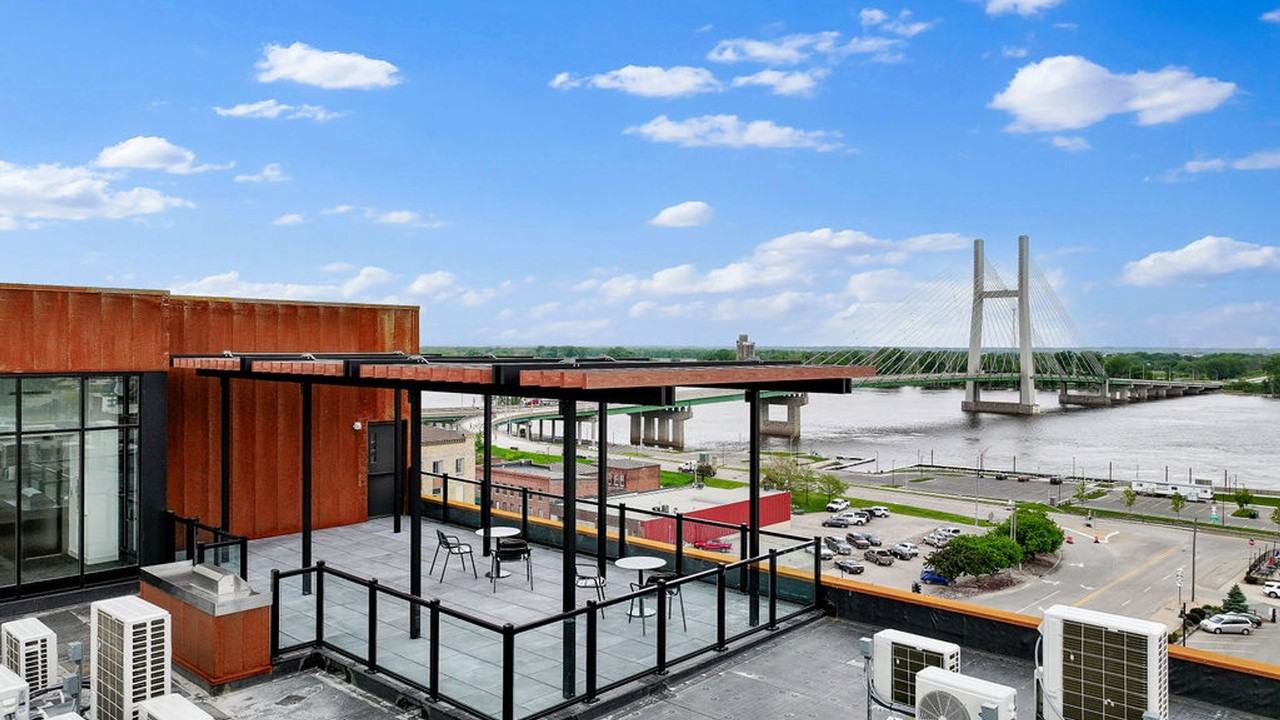 Urbane424 Apartments - Photo 6 of 50