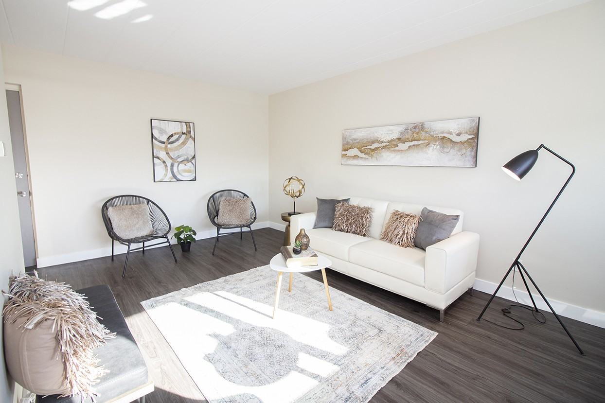 2075 Portage Avenue - Photo 4 of 17