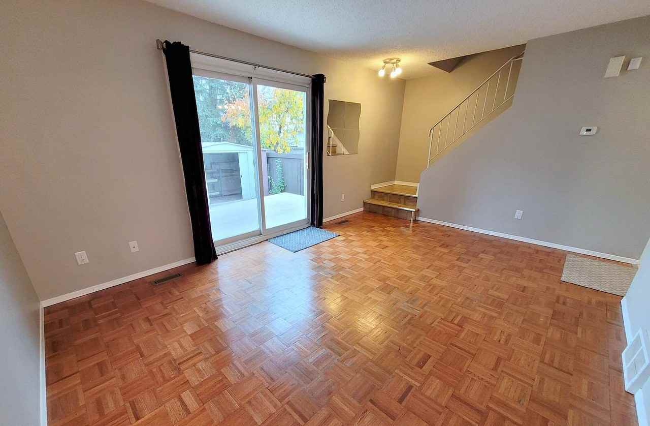 2619 135 Avenue Northwest, Edmonton, Alberta, Canada, T5A 3S3 - Photo 3 of 19