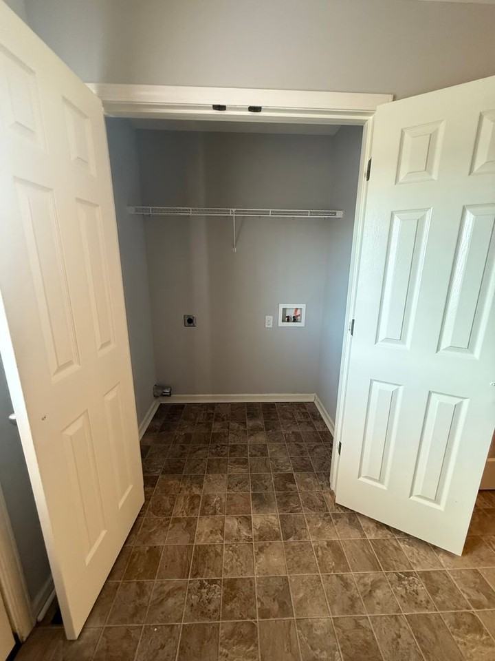 362 Upper Stone Ave - Photo 6 of 13